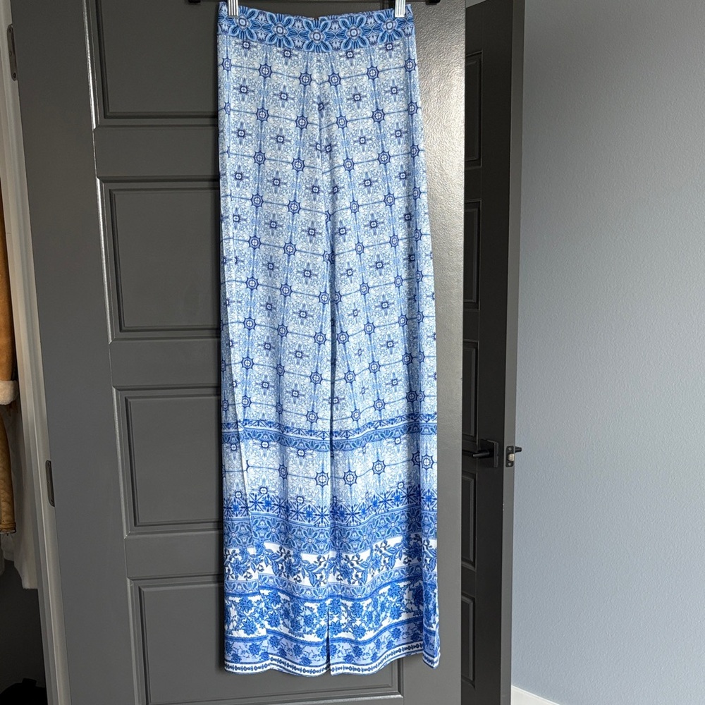 Alice + Olivia Resort Blue and White Patterned Pant